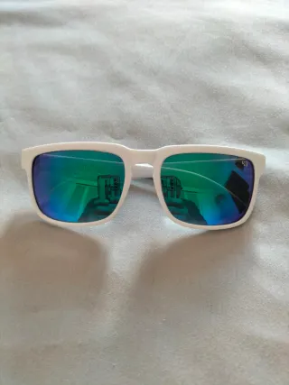 Gafas de sol, varios modelos.