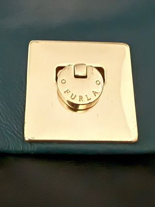 Bolso Furla Negro y Verde