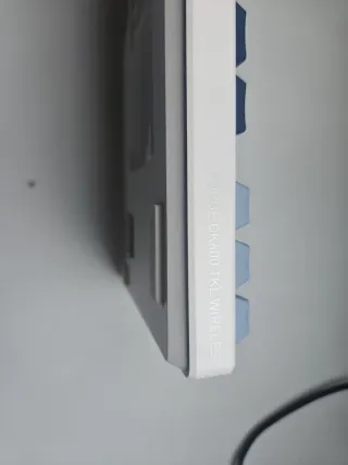 Teclado MSI Blanco y Azul