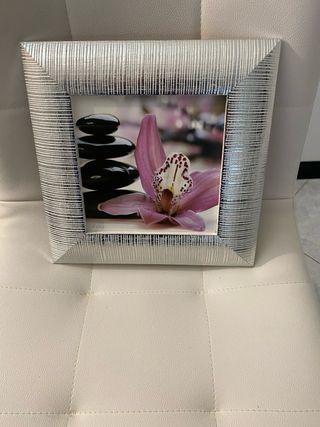 Quadro decorativo con orchidea e pietre