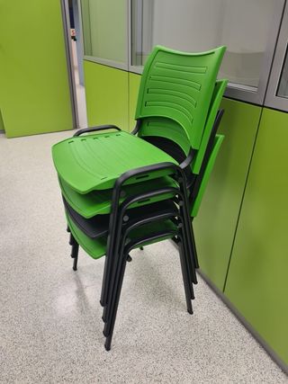 Mobiliario Academia: Mesas, Sillas y Pizarras