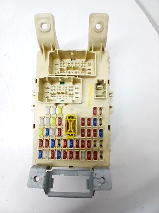 CAJA RELES / FUSIBLES HYUNDAI IX20 (2)