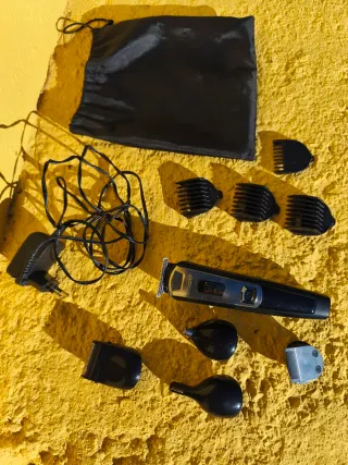 Cortapelos con accesorios y bolsa