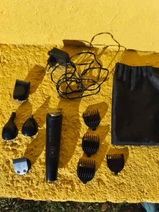 Cortapelos con accesorios y bolsa