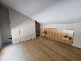Carpintero. montador  de madera y aluminio