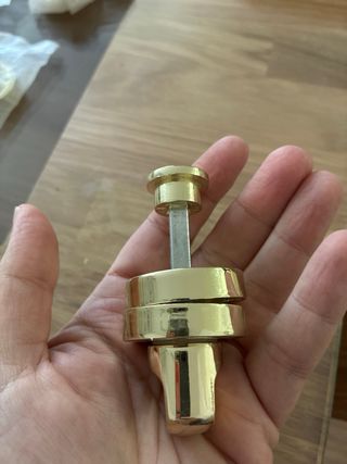 Condena para puertas de paso dorada