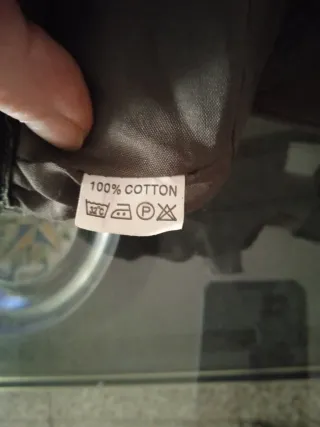 Gorra verde militar desgastada