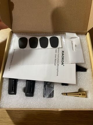 Micrófono Pinza Inalámbrico Negro/Dorado