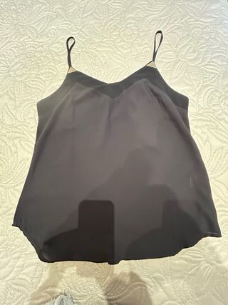 Top negro VERO MODA detalle dorado