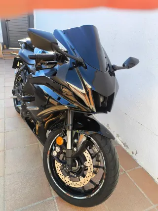 Yamaha R7 Negra