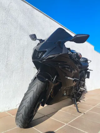 Yamaha R7 Negra