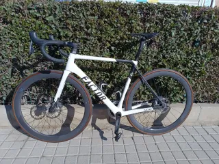 Bicicleta de carretera Factor O2. Talla 54.