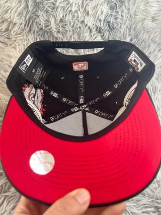 Gorra New Era NY Yankees 9Forty Negra Roja