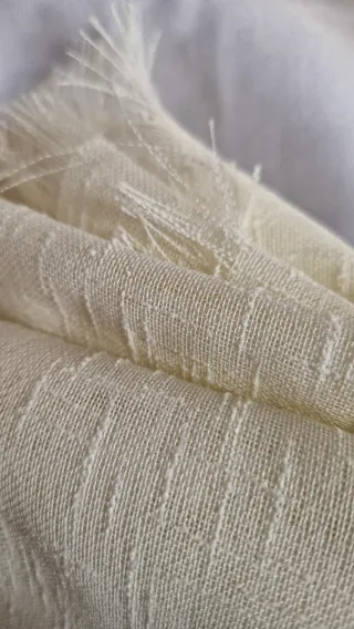 Tessuto beige e bianco