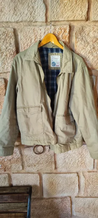 Chaqueta beige hombre