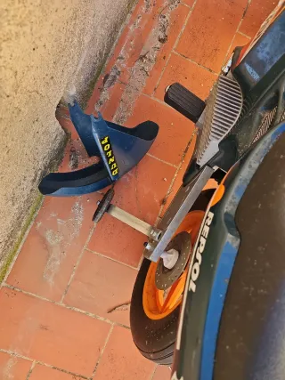 Moto niño Repsol Honda NSR antigua. No se si funci