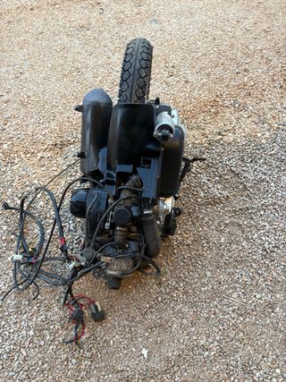 BLOCCO MOTORE COMPLETO APRILIA SCARABEO 50 4T 2009