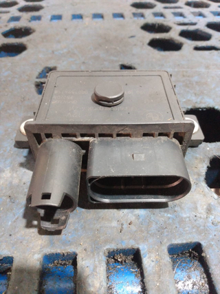 CAJA PRECALENTAMIENTO BMW SERIE 1 BERLINA (E8