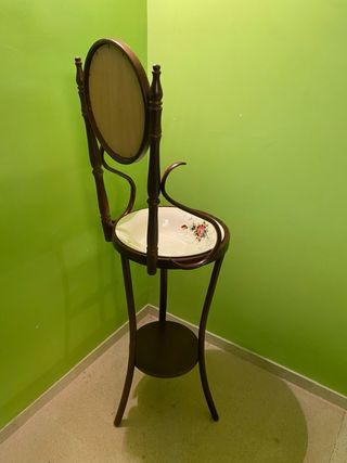 Lavabo de pie antiguo de madera y porcelana