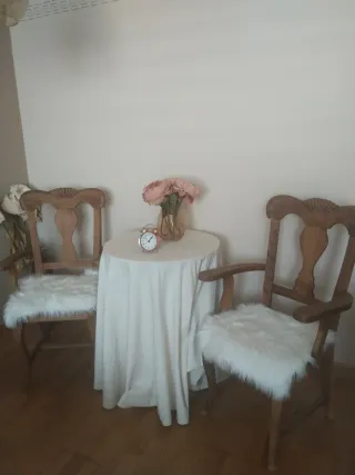 Mesa camilla y 2 sillones madera