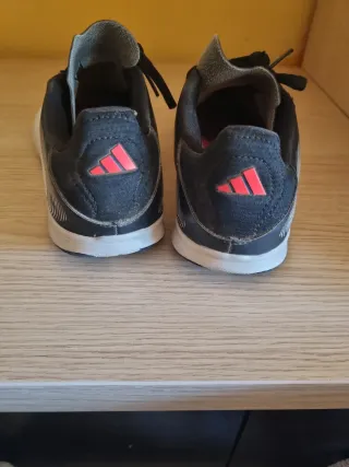 Zapatillas Fútbol Sala Adidas Blancas y Rojas