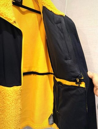 Columbia Forro Polar Negro y Amarillo