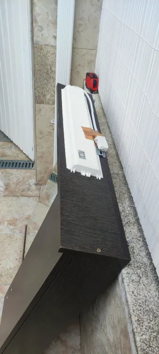 Armario nuevo con espejo color wengue