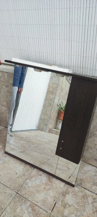 Armario nuevo con espejo color wengue