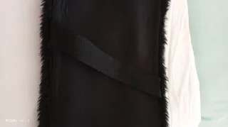 Sciarpa in pelliccia sintetica nera