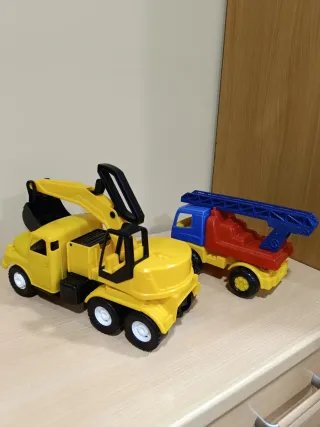 Excavadora TATRA y Camión Bomberos Juguete