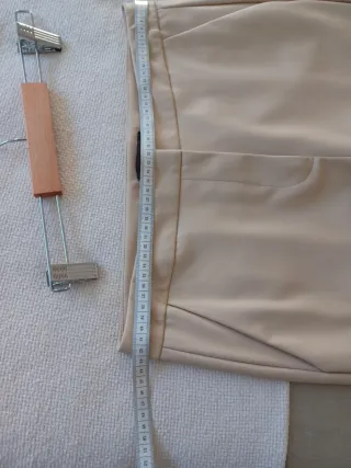 Pantalón polipiel beige pata ancha