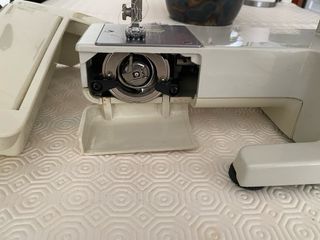 Máquina de coser Novamatic NM 902A