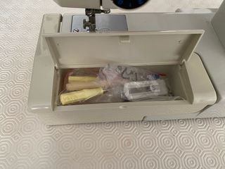 Máquina de coser Novamatic NM 902A