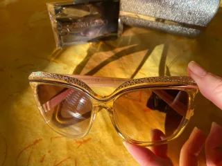 Occhiali Jimmy Choo con brillantini