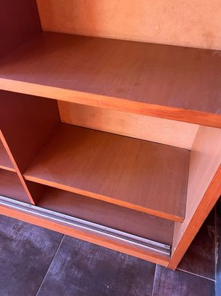 Estantería de madera