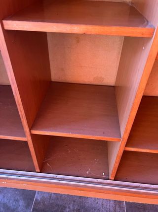 Estantería de madera