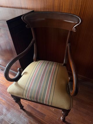 Sedie in legno e tessuto