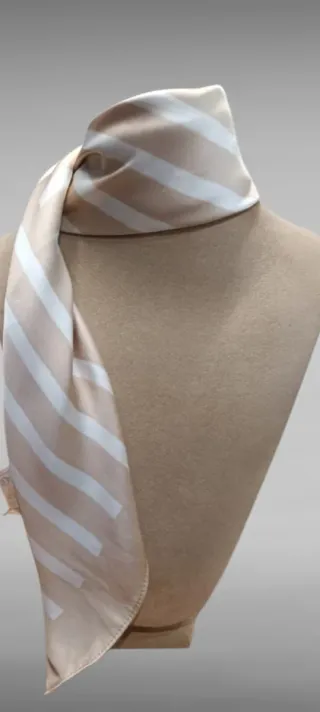 Pañuelo C&A Beige y Blanco