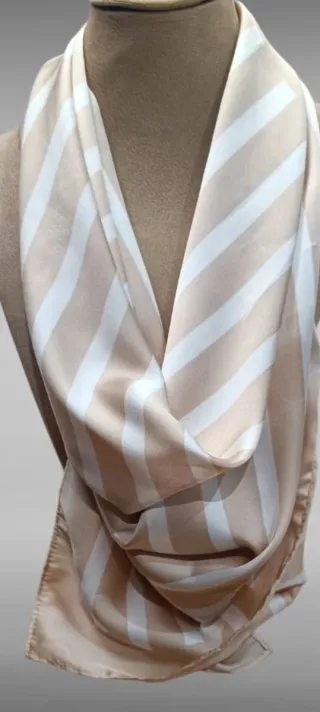 Pañuelo C&A Beige y Blanco