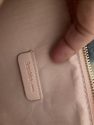 Bolsito Bershka rosa pálido