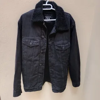 Cazadora vaquera Zara borreguito negra