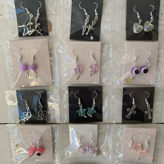 Lote de 18 pendientes variados plateados