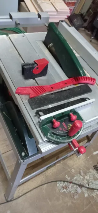 Sierra de mesa Bosch PTS 10