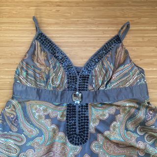 Top Y2K colorido sin mangas pedrería