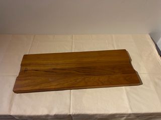 Tagliere in legno con coltello