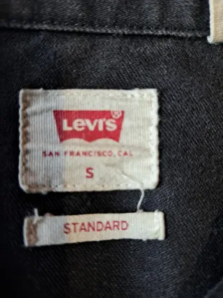 Camicia Levi's Nera S + occhiali Roma polarizzati