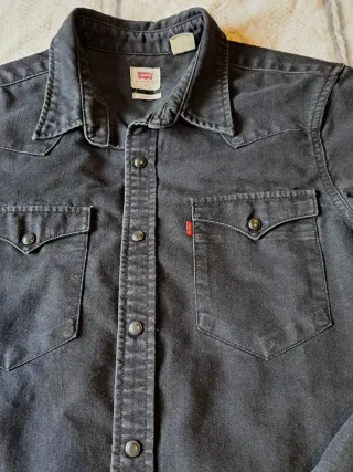 Camicia Levi's Nera S + occhiali Roma polarizzati