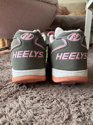 Zapatillas Heelys con ruedas grises y rosas