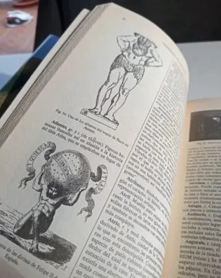 Diccionario De Arte Y Arqueologia.