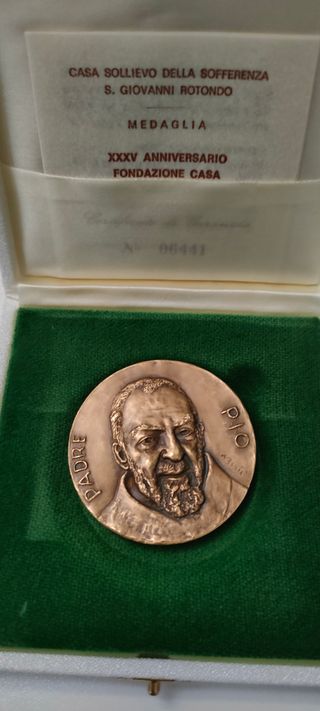 Medaglia XXXV Fondazione Casa Sollievo Sofferenza